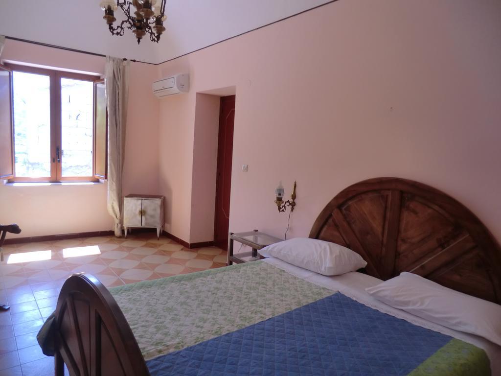 Agriturismo Mare E Monti Guest House Трамонти Стая снимка