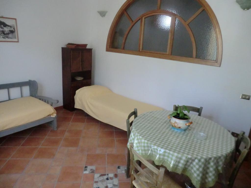 Agriturismo Mare E Monti Guest House Трамонти Стая снимка